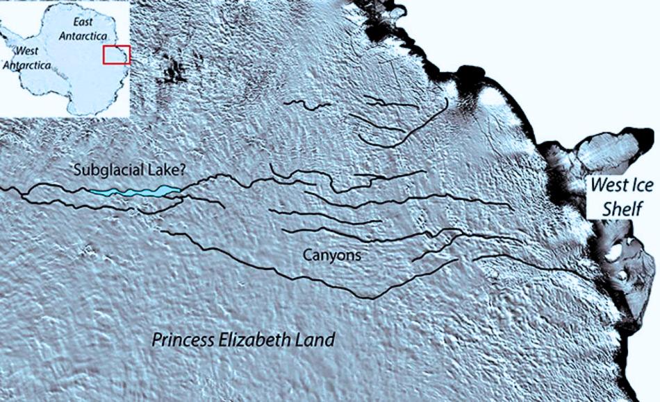 Der neu entdeckte See liegt im Prinzessin Elizabeth Land, im Osten der Antarktis. Anfang des Jahres wurde hier bereits ein Canyon System unter dem Eis entdeckt, das aus einer Reihe von gewundenen und geraden Kanälen besteht, die unter mehreren Kilometern von Eis begraben sind. (Satellitendaten: MODIS Moderate Resolution Imaging Spectroradiometer)