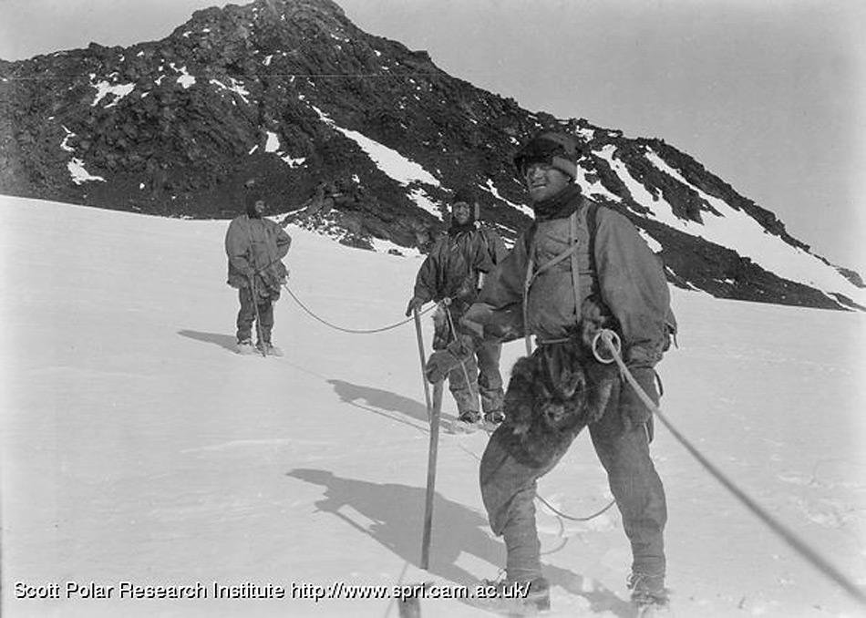 Die Männer der Erebus Erstbesteigung waren ein Teil der Mannschaft die von Scott an der Landestelle zurückgelassen wurden.