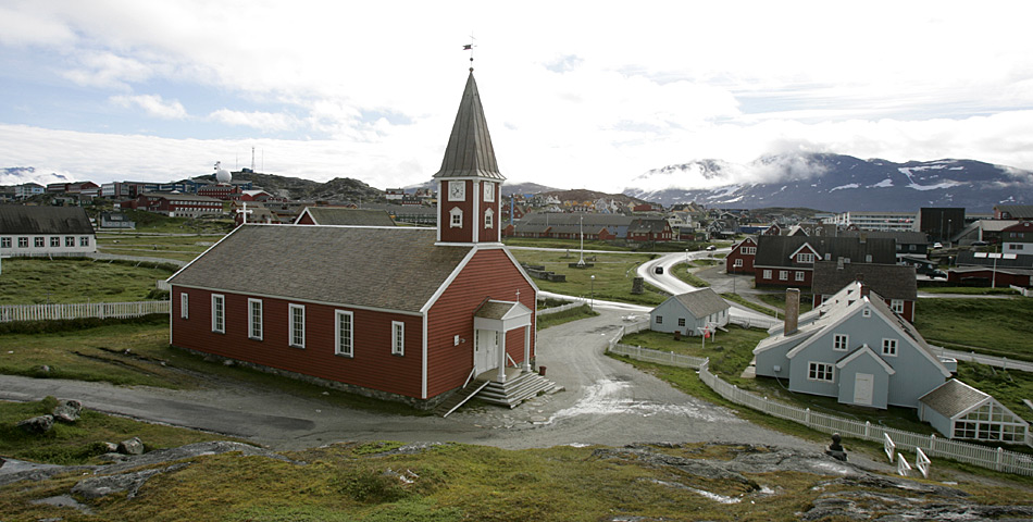 Die Erlöserkirche ist das bekannteste Kirchengebäude der grönländischen Hauptstadt Nuuk. Das Gebäude stellt eine Landmarke dar und steht im Kolonialhafen, dem ältesten Teil Nuuks. Sie wurde ab 1848 errichtet und am 6. April 1849 geweiht.